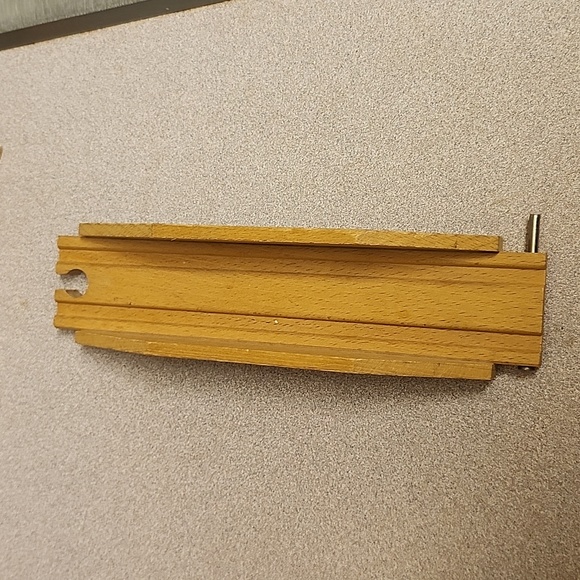 Brio Train tracks - Bridge, tunnels, and tracks with small hills. - Picture 8 of 14